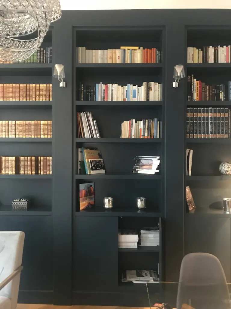 Bibliothèque bleu marine sur mesure — vue 3 sur 3